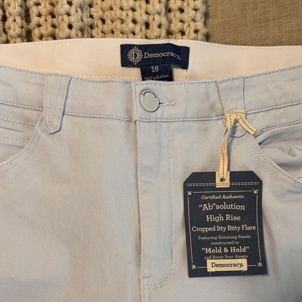 NWT Democracy Cropped Itty Bitty Flare SZ 16 - Picture 2 of 5
